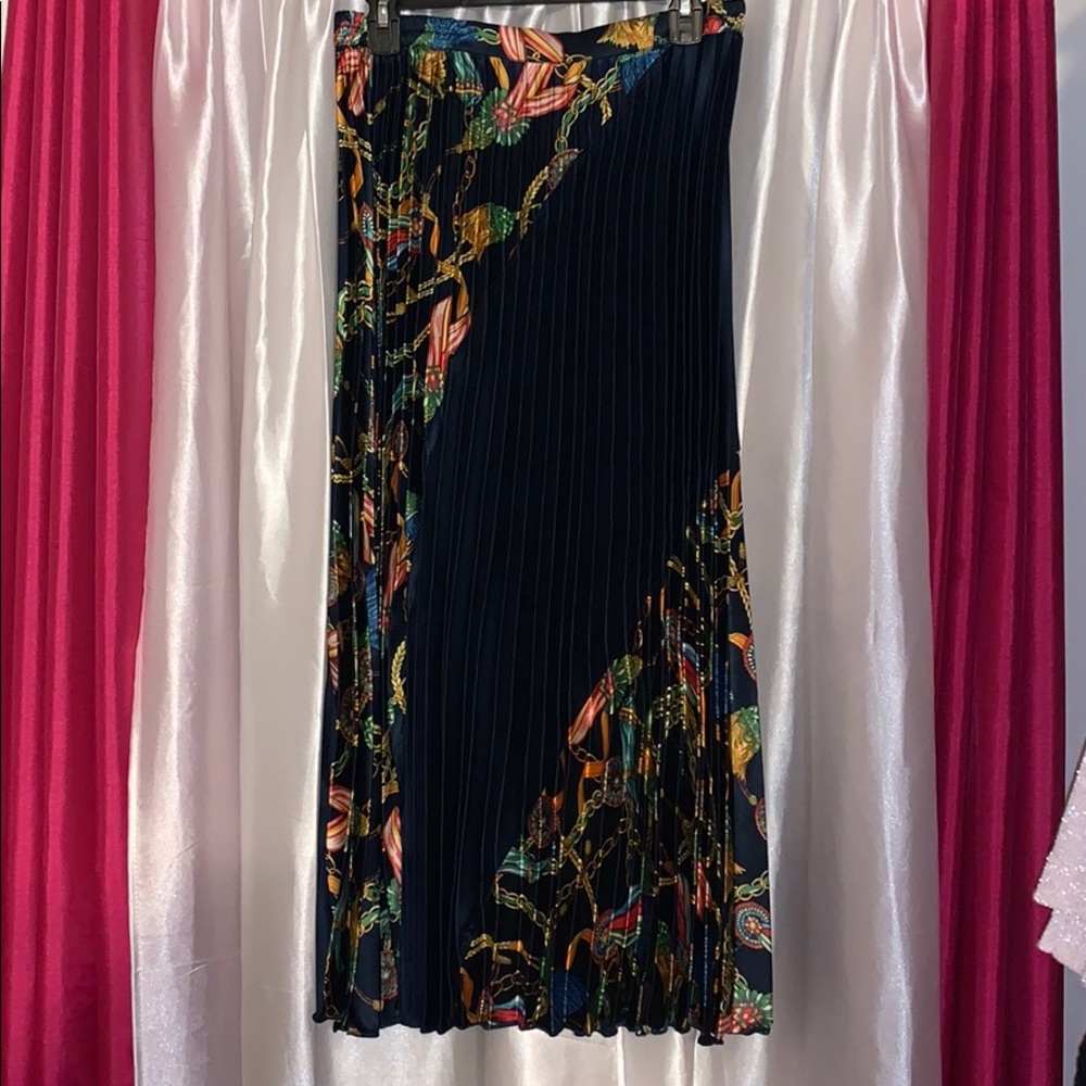 Navy Pleated Skirt with Chain Design NWT